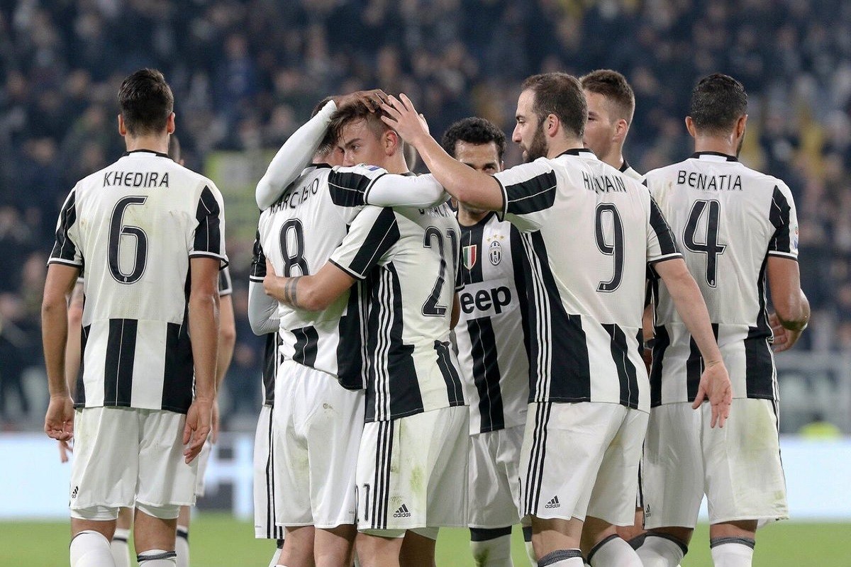 欧洲德比再掀战火，巴萨豪取三分(踢巴萨踢巴萨踢拜仁慕尼黑我厂已崩)