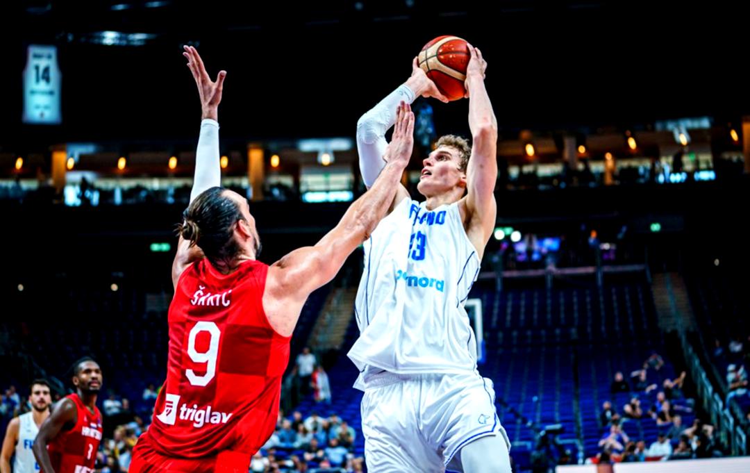 芬兰队在激烈对决中胜出，晋级半决赛