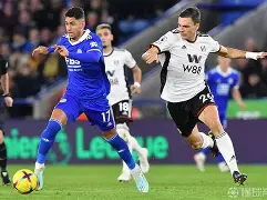 苹果手机-西甲劲旅前锋因伤告别赛季，困扰重重低迷期